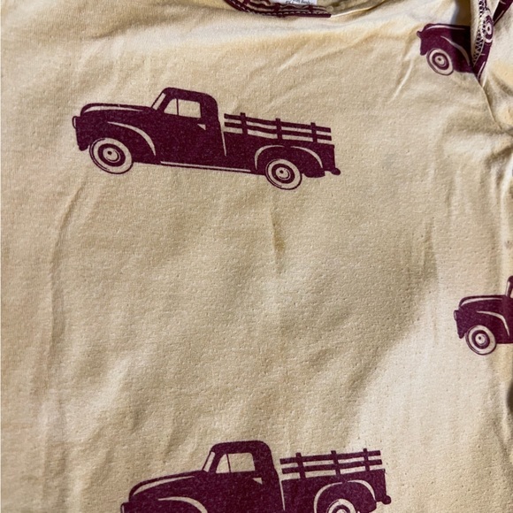 Kate Quinn Red Trucks Set - Picture 3 of 4